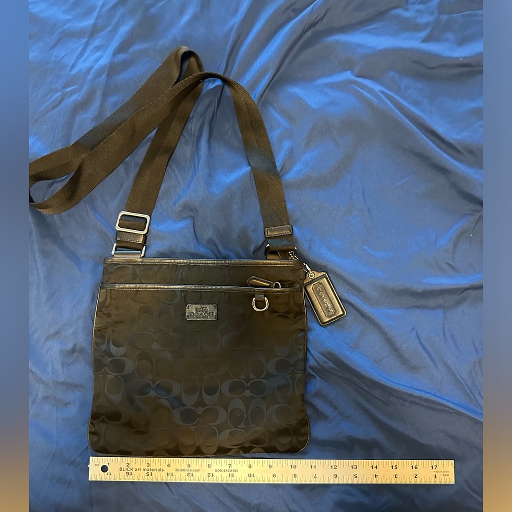 Coach Signature Stripe Swingpack Black